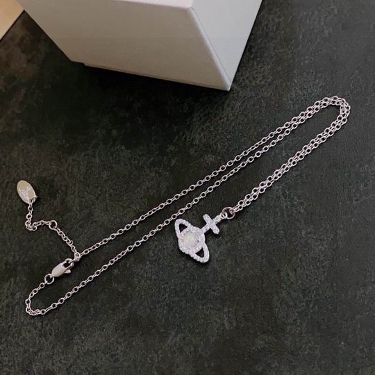Vivienne Westwood necklace 11lyh02